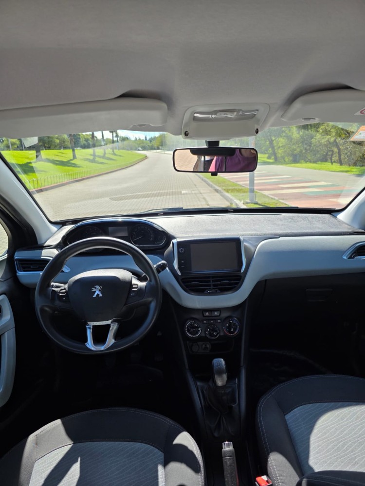 Peugeot 208 Allure touchscreen — foto 8